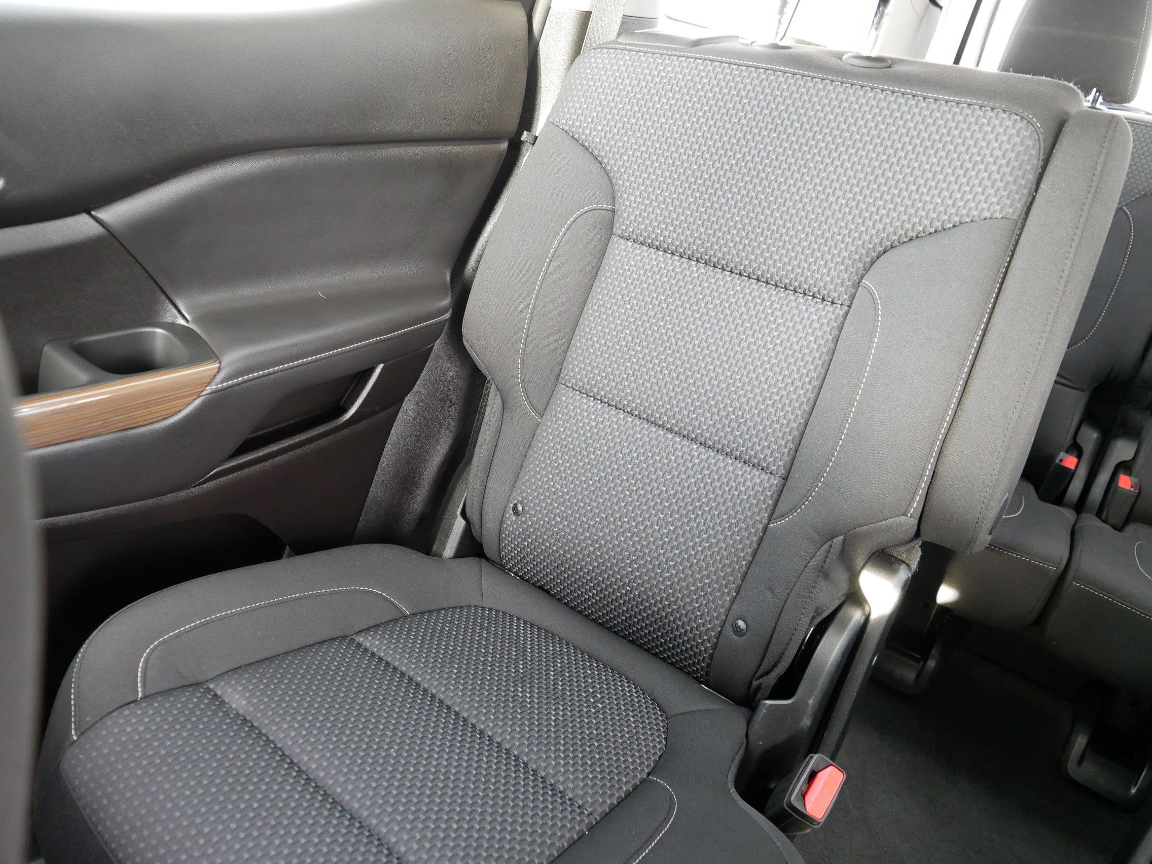 Used 2023 GMC Acadia SLE w/ Driver Convenience Package image 12