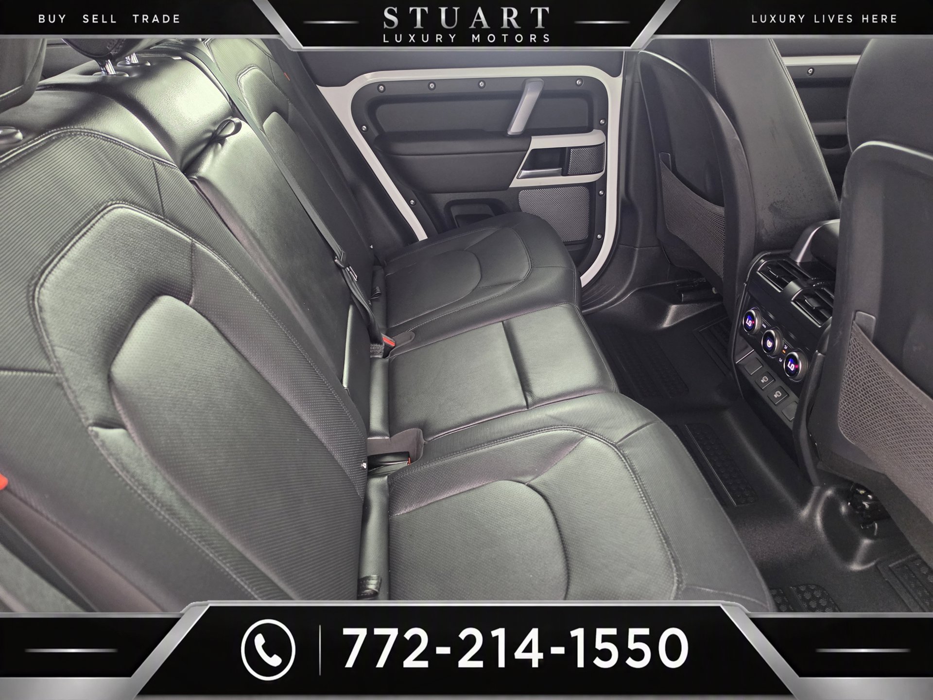 Used 2024 Land Rover Defender 110 X-Dynamic SE AWD/4WD image 28