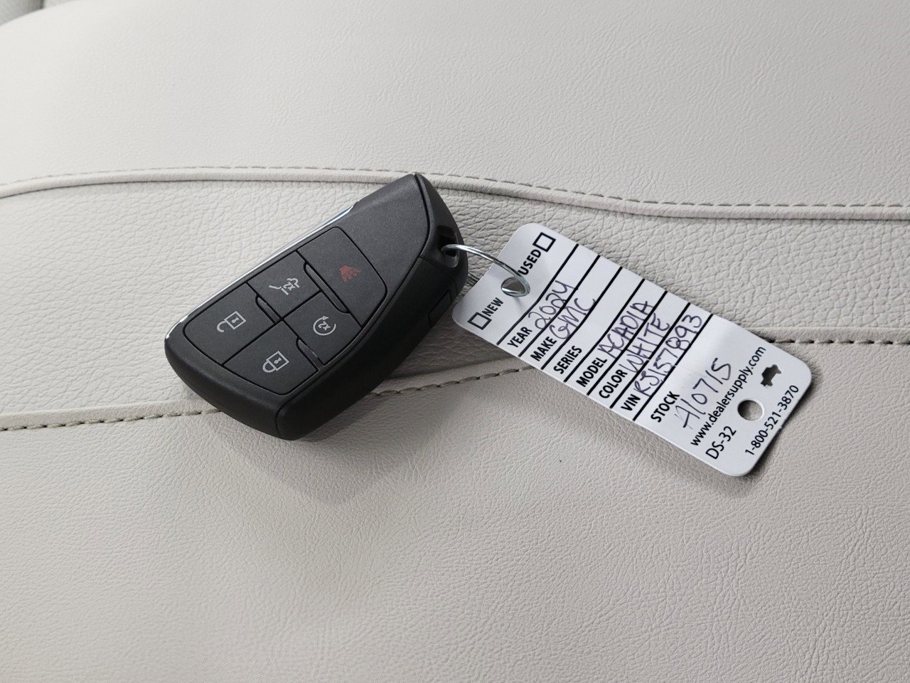 Used 2024 GMC Acadia Denali w/ LPO, Floor Liner Package AWD/4WD image 30