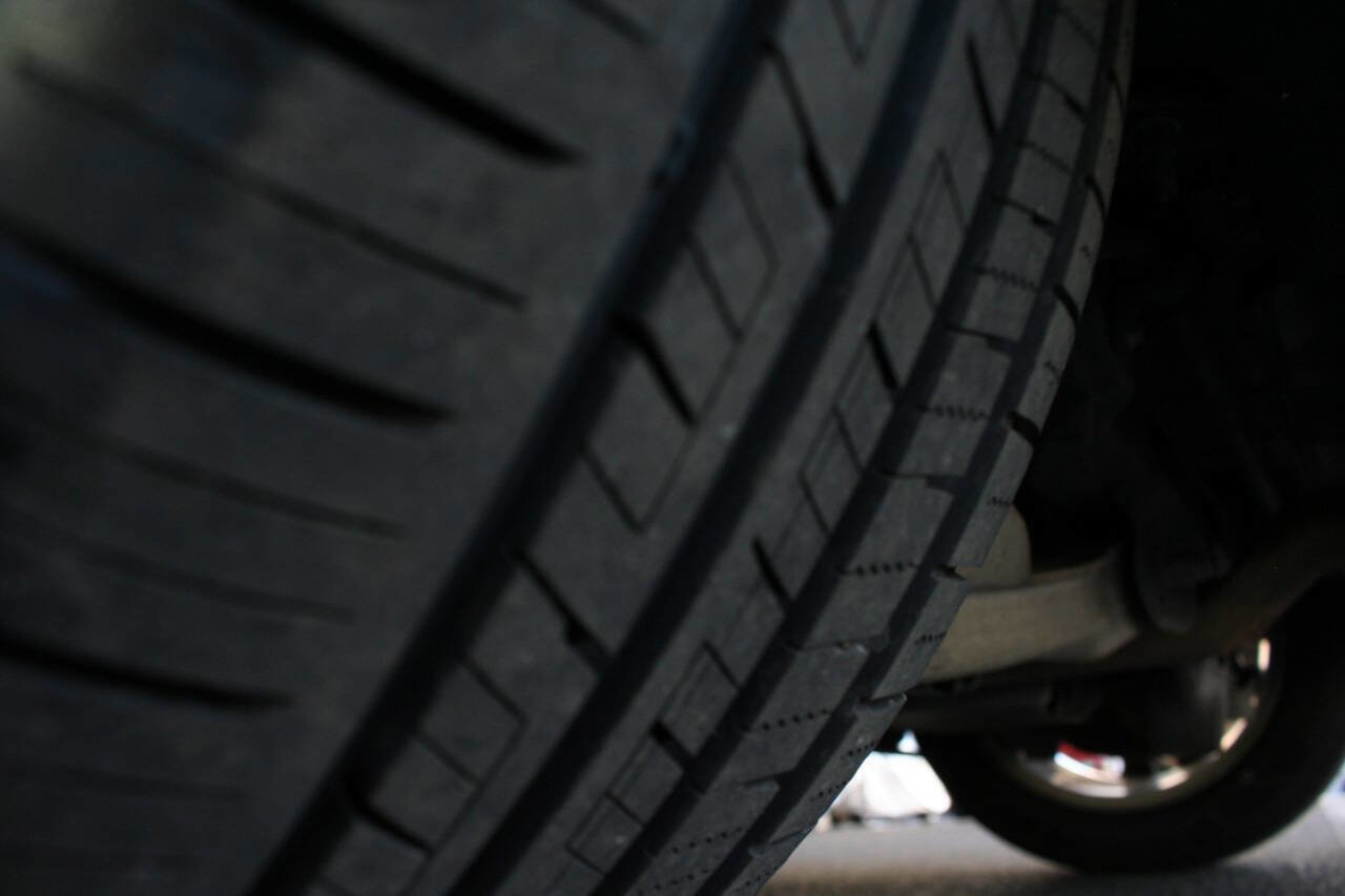 Used 2016 Chrysler 200 Limited Platinum image 25