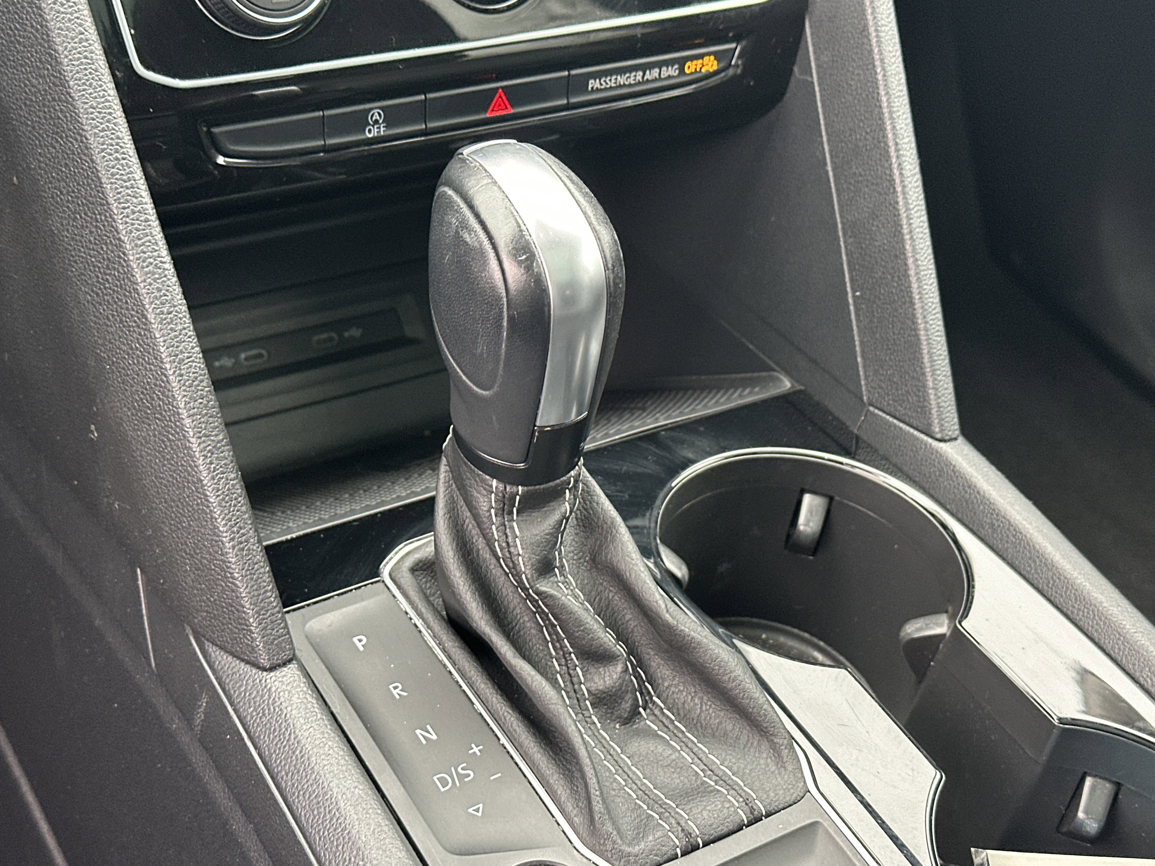 Used 2022 Volkswagen Atlas SE w/ Panoramic Sunroof Package image 26