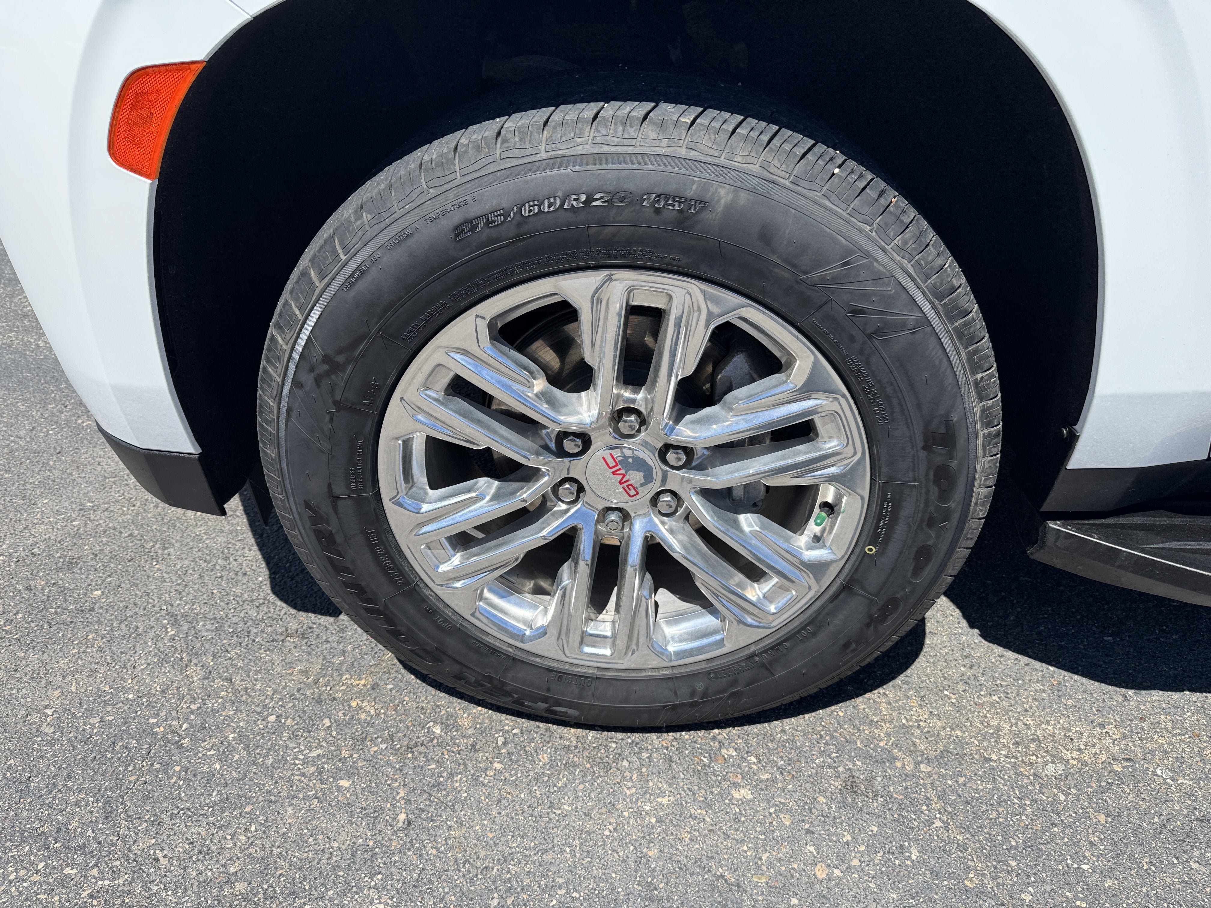 Used 2023 GMC Yukon SLT AWD/4WD image 34