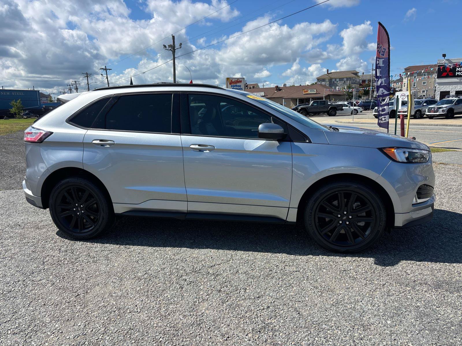 Used 2022 Ford Edge ST-Line w/ Class II Trailer Tow Package AWD/4WD image 4