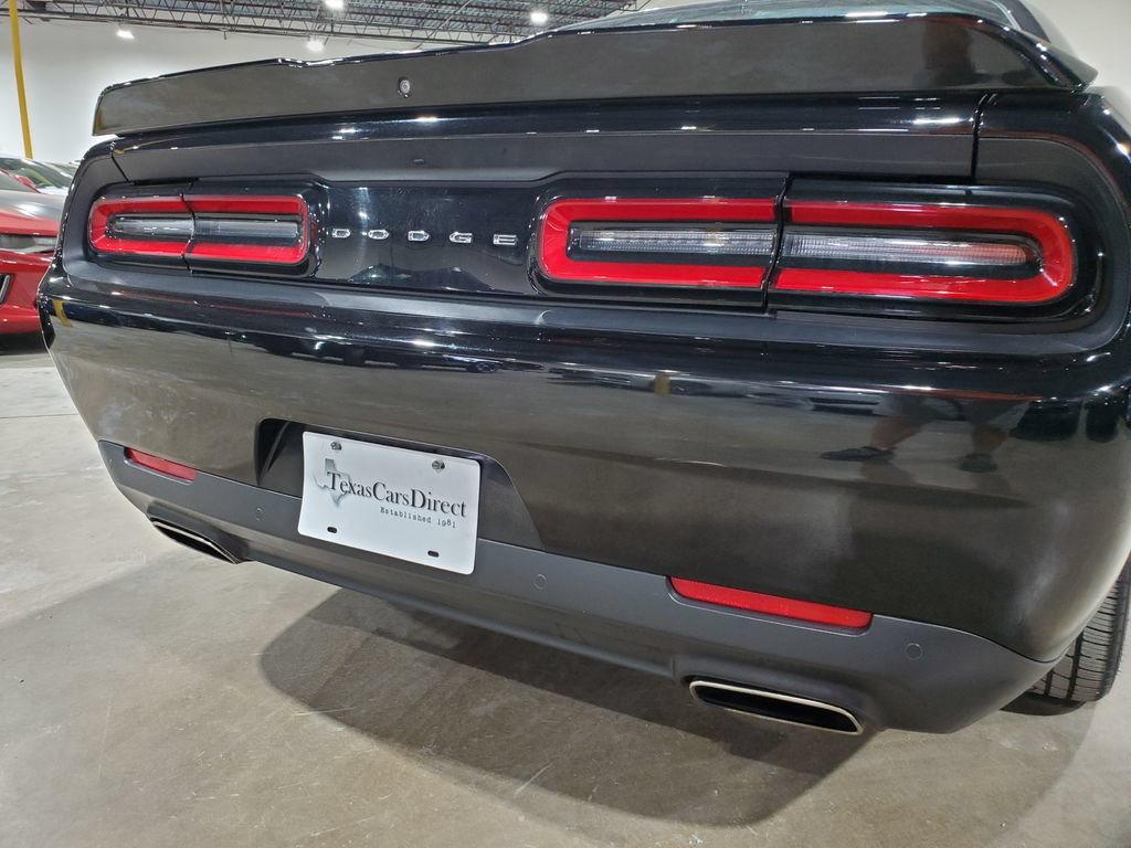 Used 2019 Dodge Challenger SXT w/ Plus Package RWD image 36