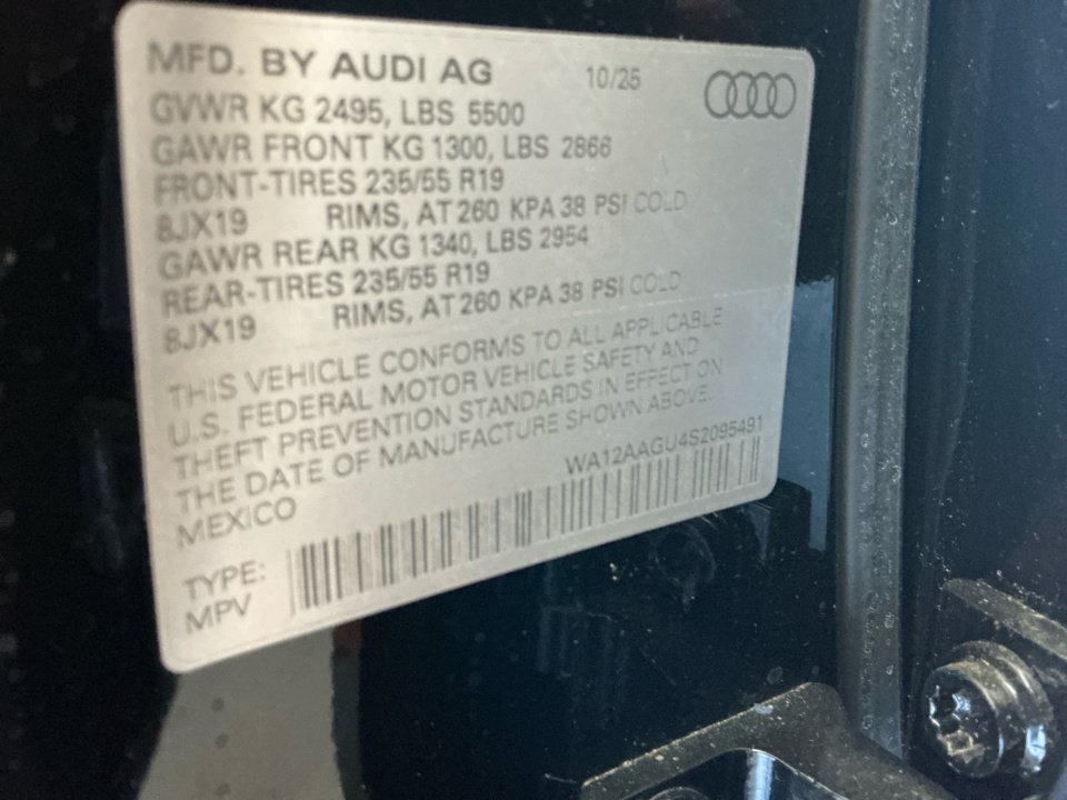 Used 2025 Audi Q5 Premium Plus w/ Premium Plus AWD/4WD image 38