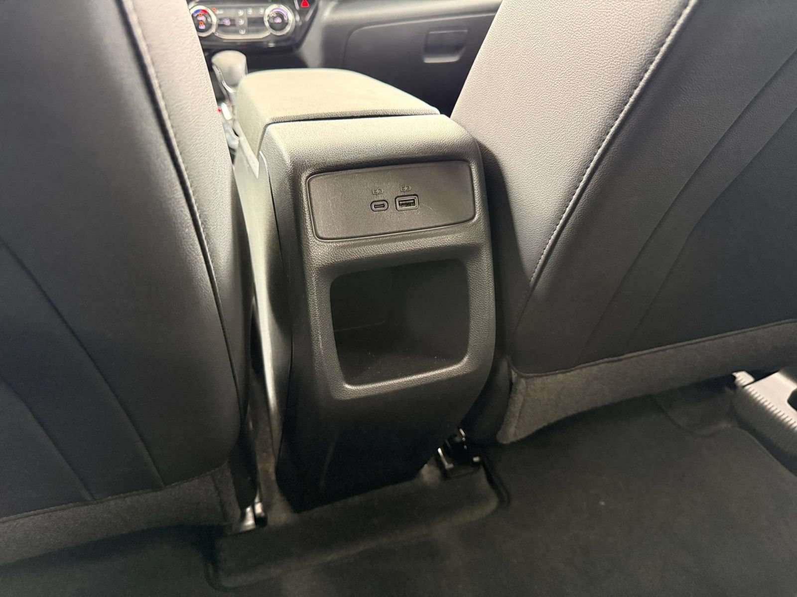 Used 2025 Chevrolet Trax LT FWD image 23
