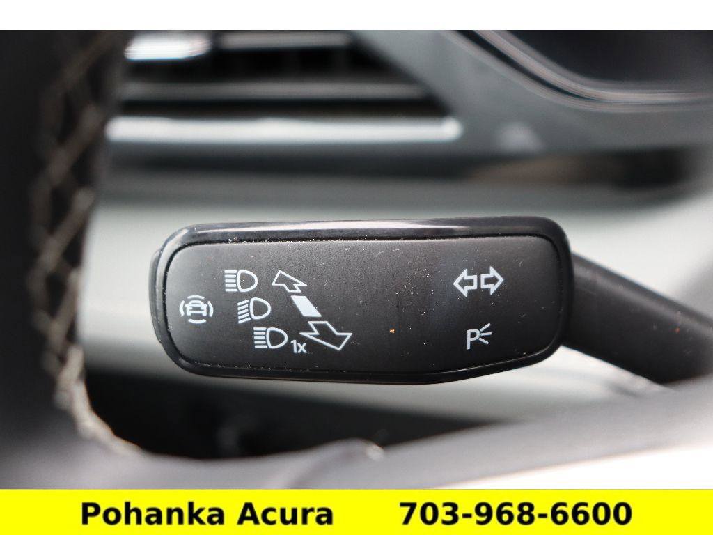 Used 2023 Volkswagen Taos SEL image 11