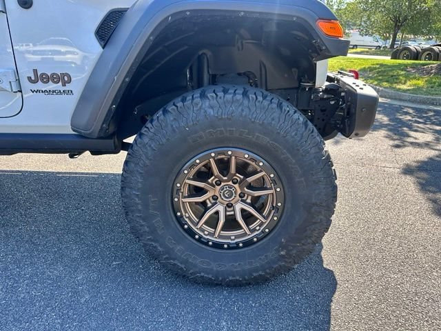 Used 2019 Jeep Wrangler Unlimited Rubicon w/ Steel Bumper Group AWD/4WD image 12