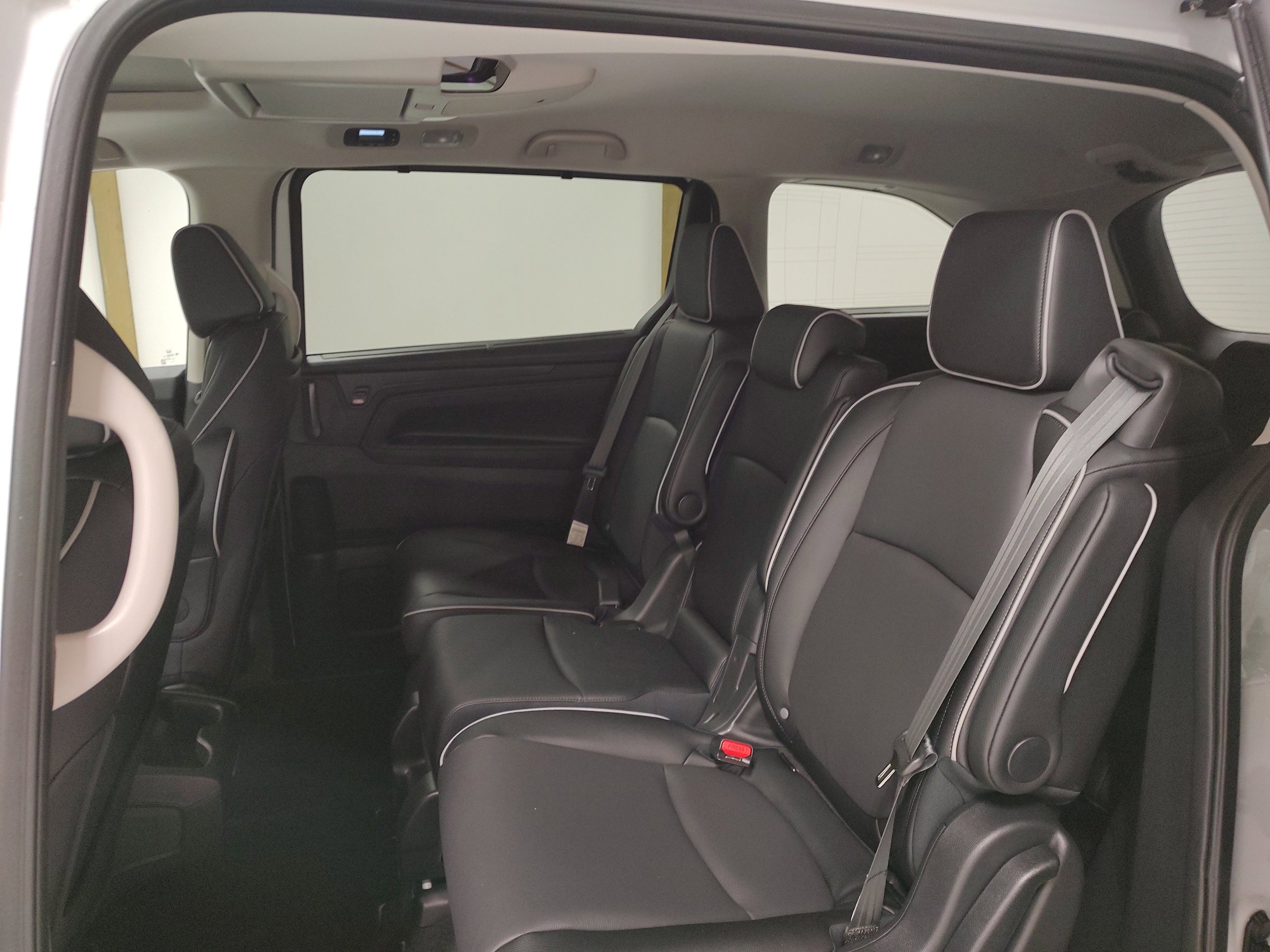 New 2026 Honda Odyssey Touring image 11