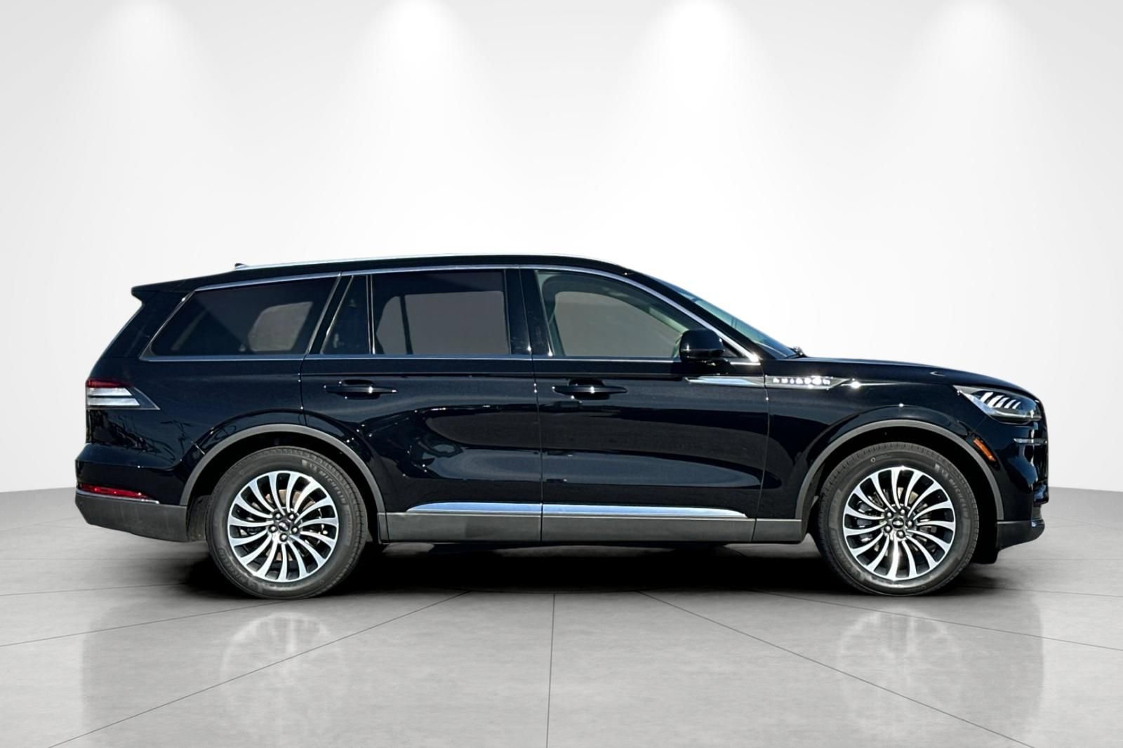 Used 2024 Lincoln Aviator Reserve image 7