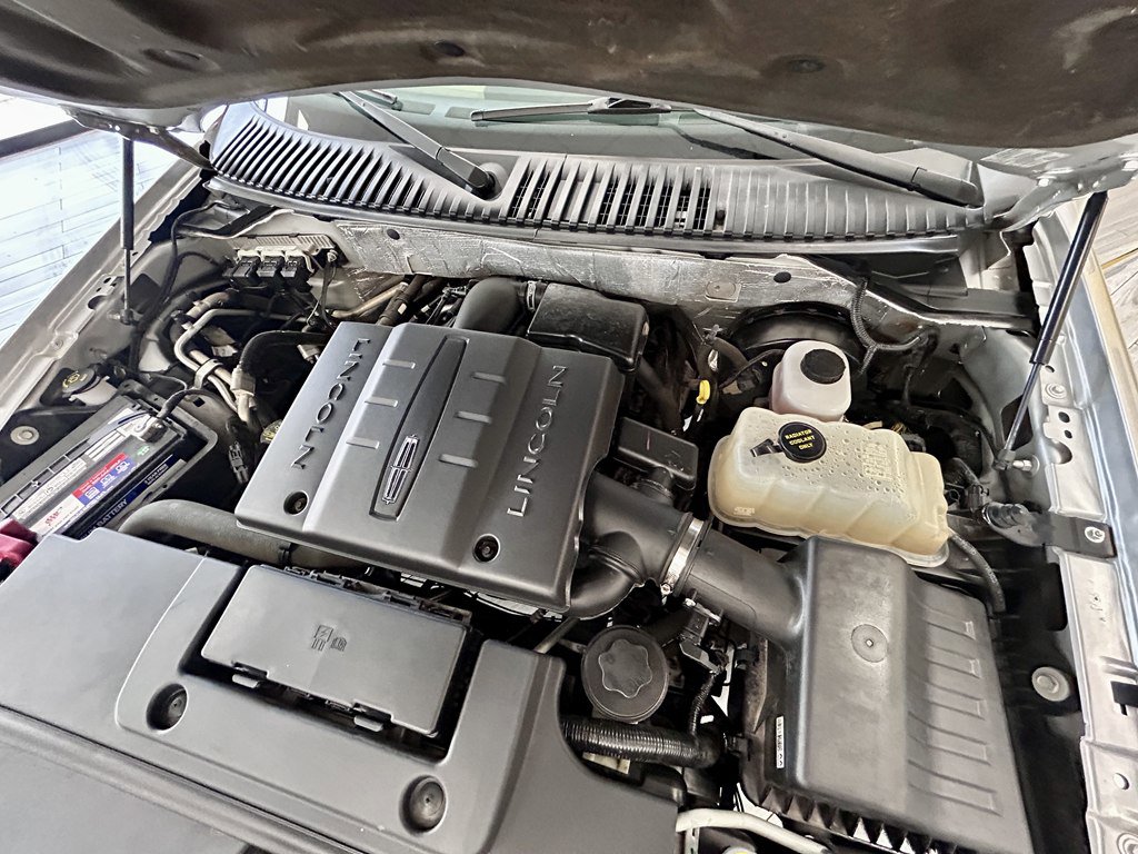 Used 2012 Lincoln Navigator 2WD image 18