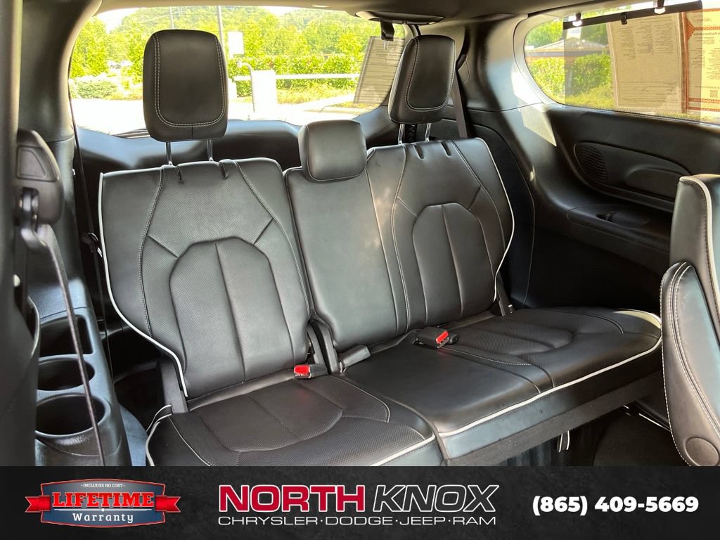 Used 2025 Chrysler Pacifica Limited FWD image 25