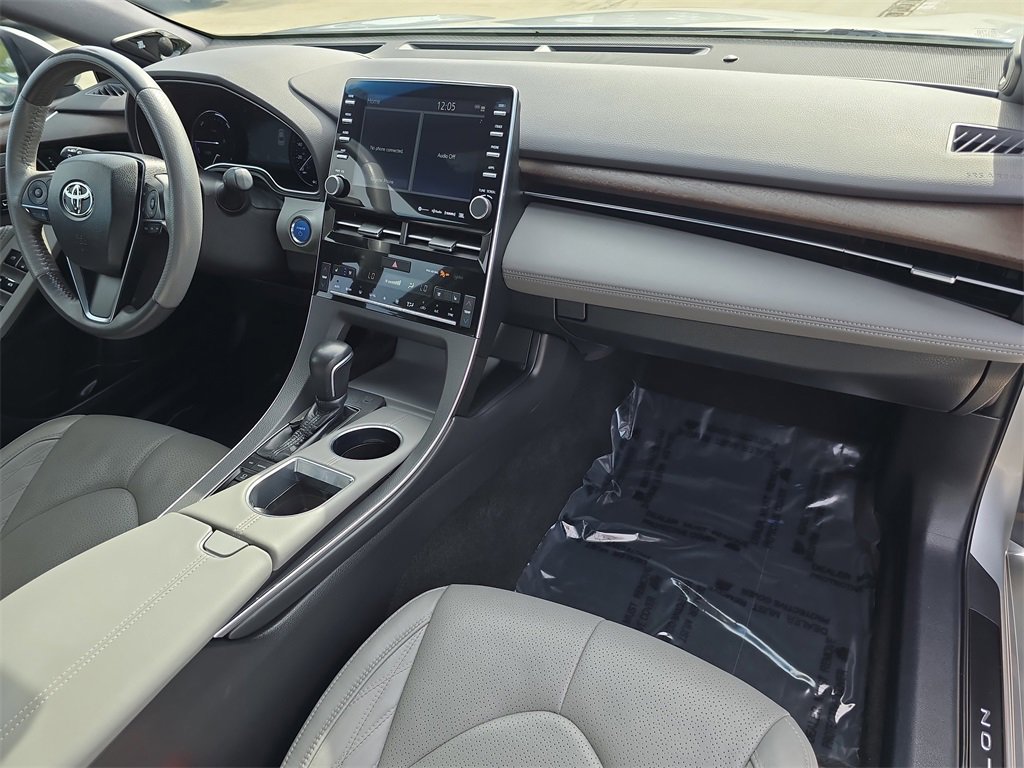 Used 2021 Toyota Avalon Limited image 13