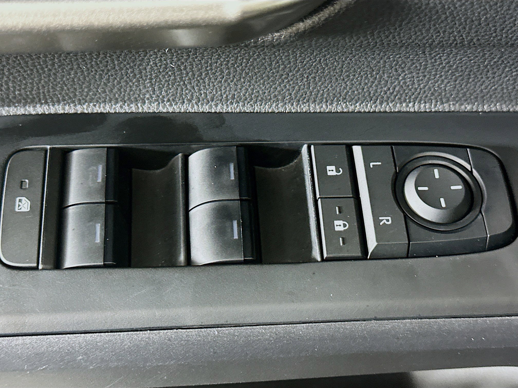 Used 2025 Toyota Tacoma TRD Sport image 15