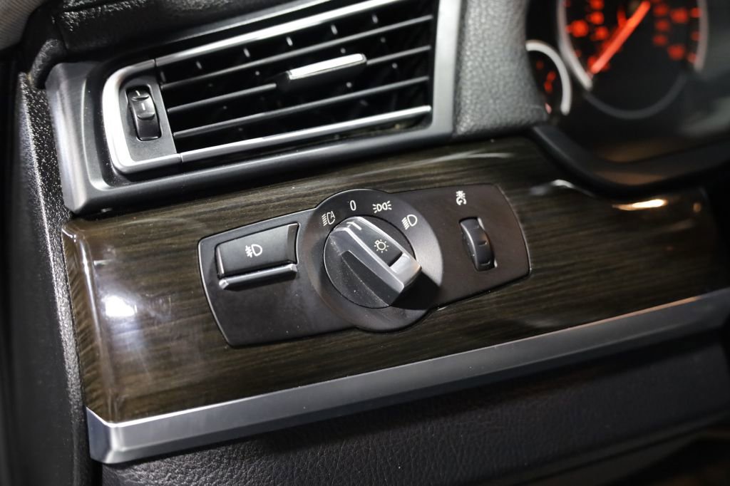 Used 2012 BMW 740Li image 25