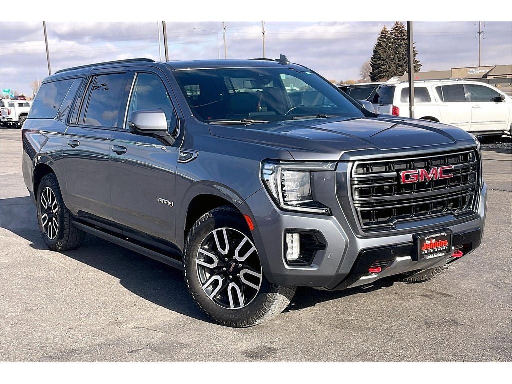 Used 2022 GMC Yukon XL AT4 w/ AT4 Premium Plus Package AWD/4WD image 2