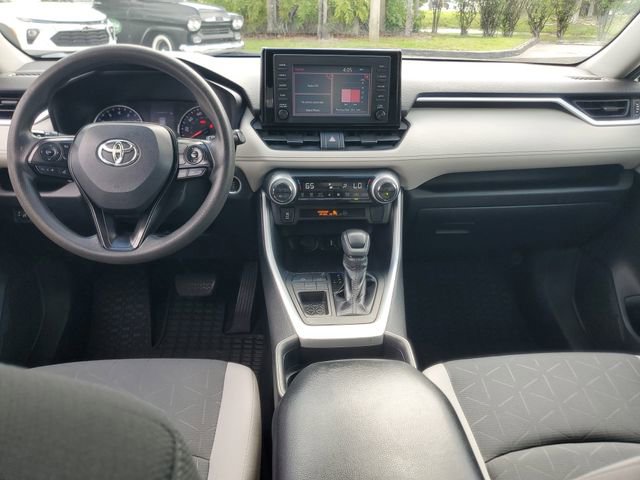Used 2019 Toyota RAV4 XLE FWD image 11
