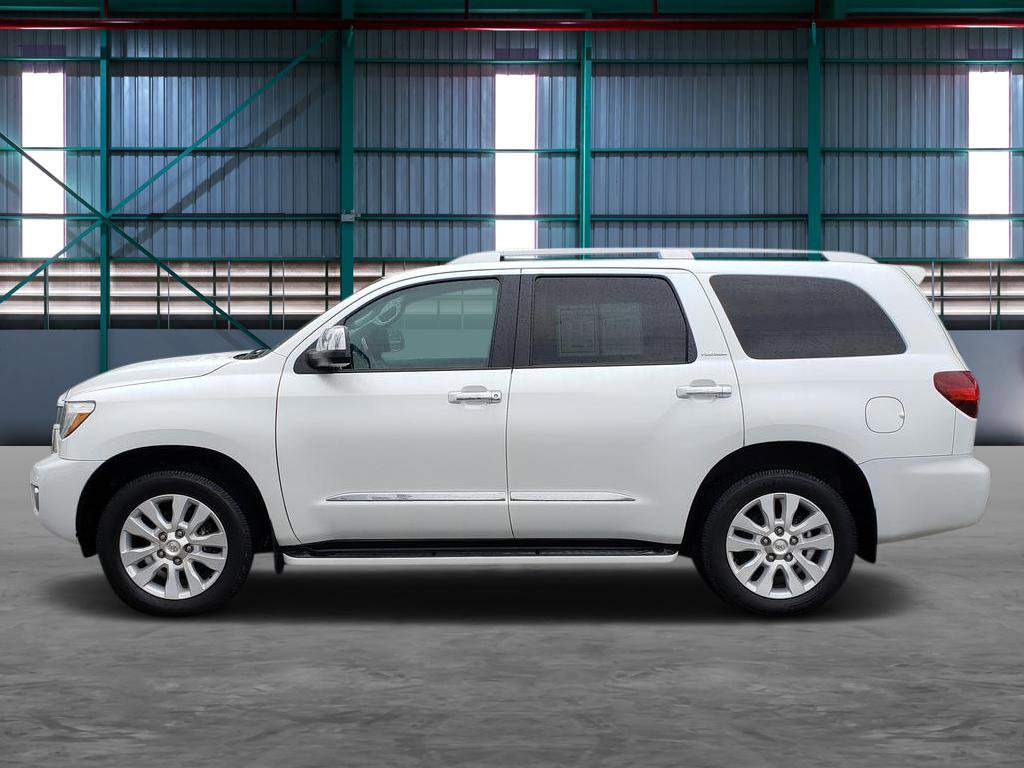 Used 2022 Toyota Sequoia Platinum image 2