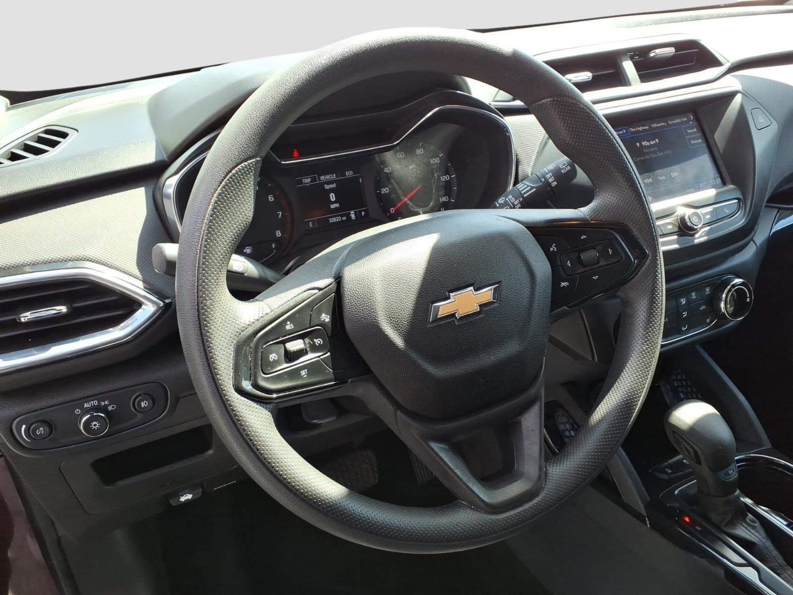 Used 2023 Chevrolet TrailBlazer LT FWD image 12