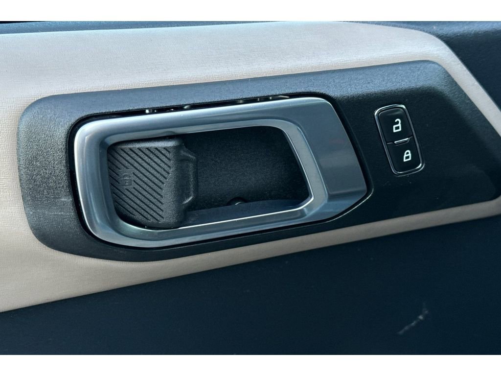 Used 2023 Ford Bronco Wildtrak image 12