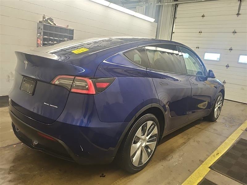 Used 2020 Tesla Model Y Long Range image 3