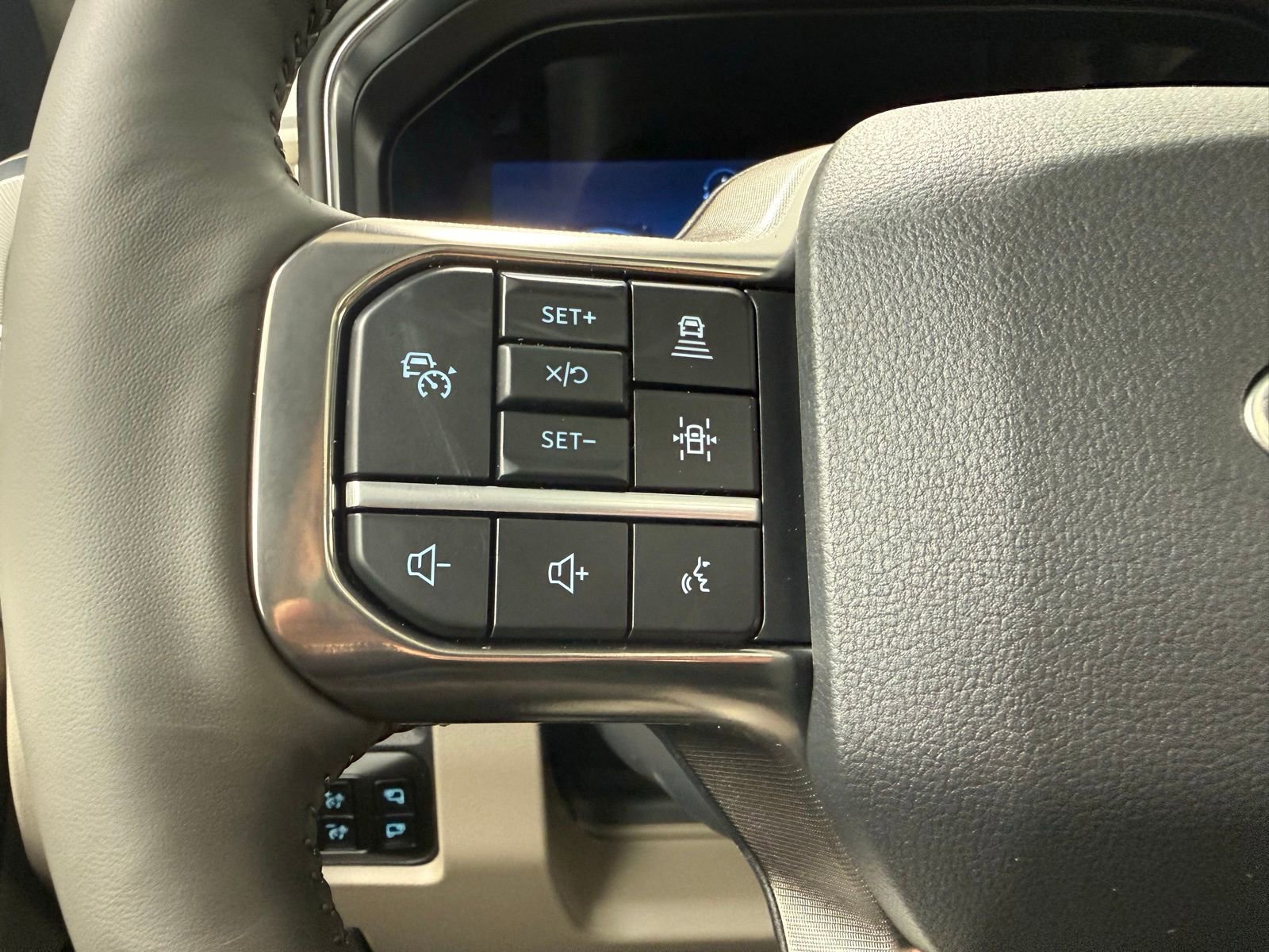 New 2026 Ford F350 Platinum w/ Platinum Plus Package image 28