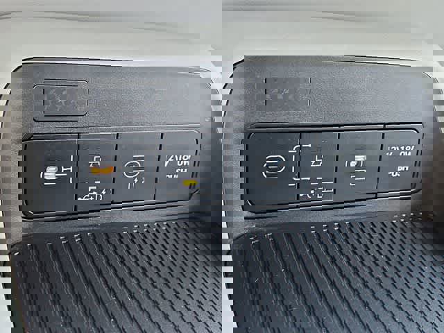 Certified 2025 Hyundai Kona SE image 28