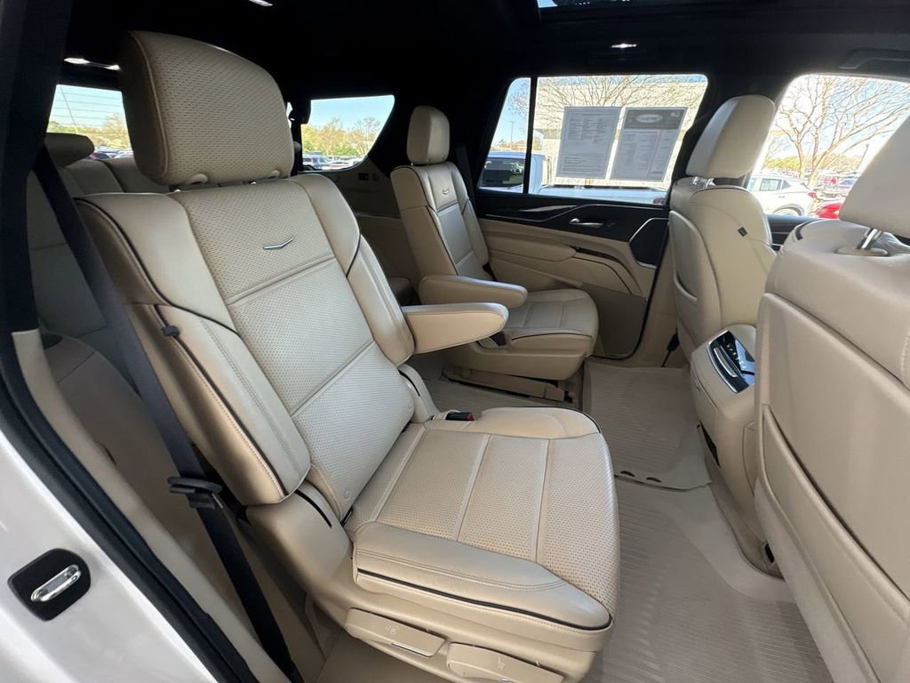Certified 2022 Cadillac Escalade Premium Luxury image 28