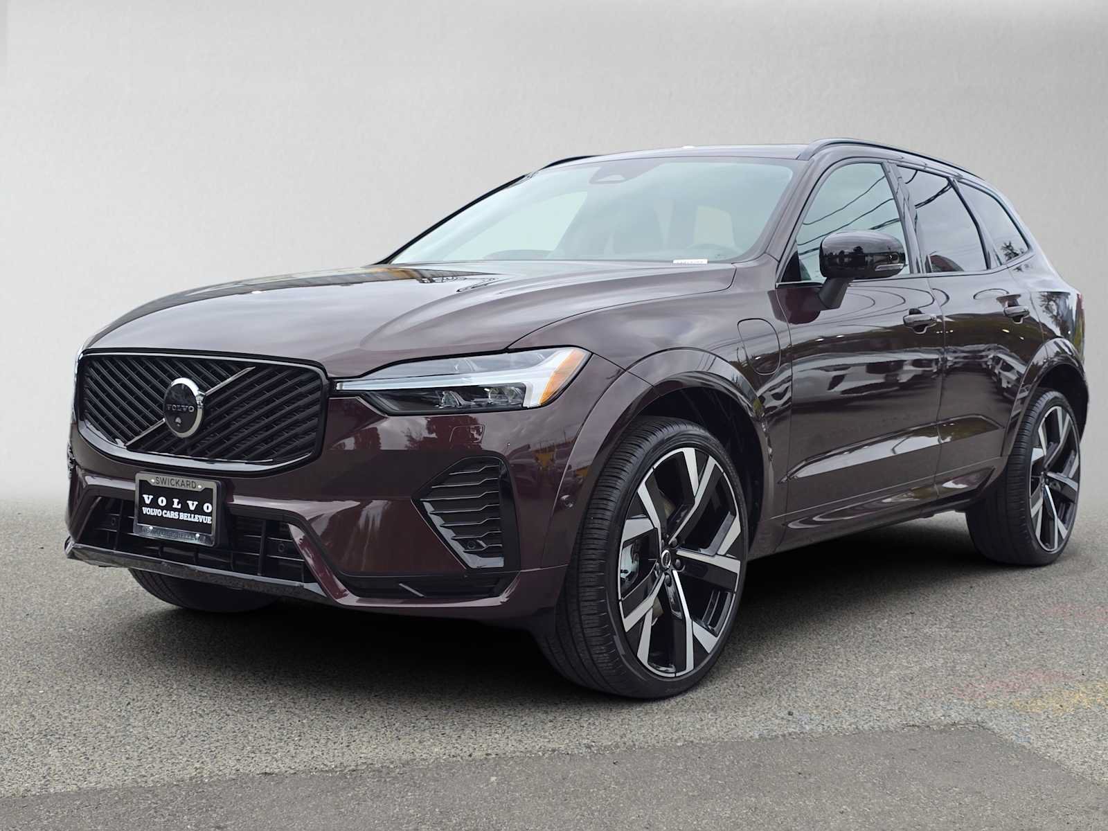 Certified 2026 Volvo XC60 T8 Ultra w/ Climate Package AWD/4WD image 8