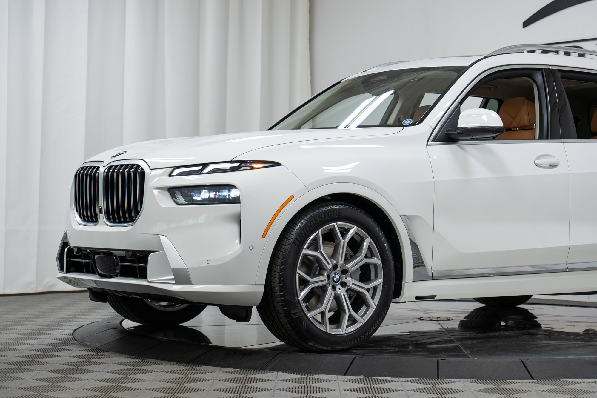 New 2026 BMW X7 xDrive40i w/ Executive Package image 26