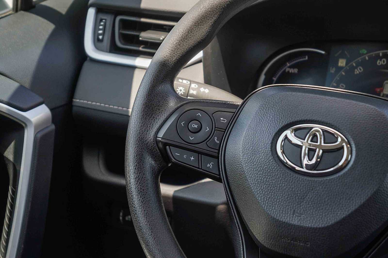 Certified 2025 Toyota RAV4 XLE AWD/4WD image 18