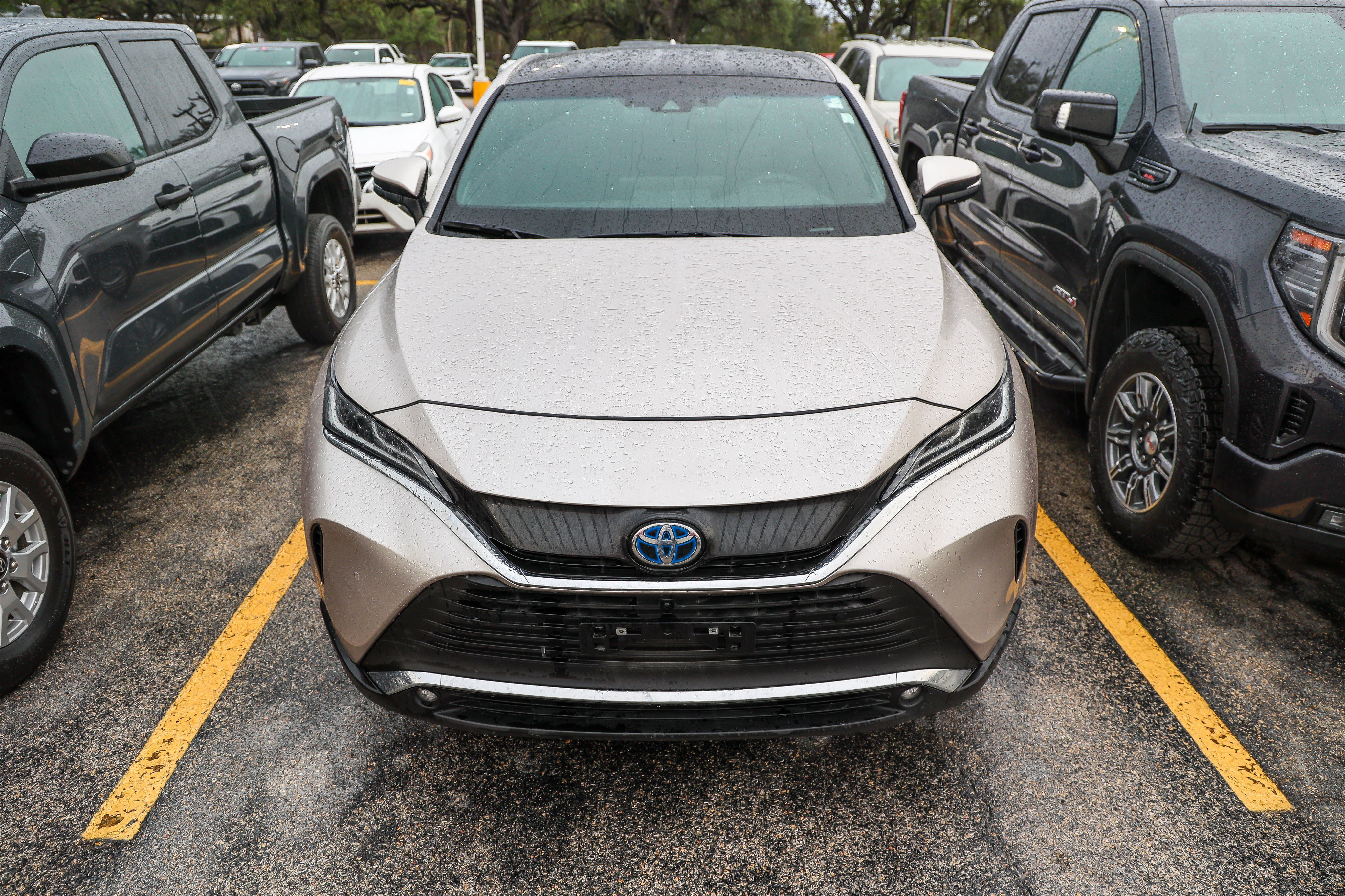 Used 2024 Toyota Venza Limited AWD/4WD image 5