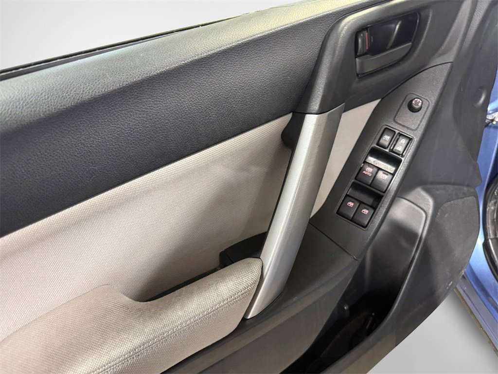 Used 2015 Subaru Forester 2.5i w/ Alloy Wheel Package image 11