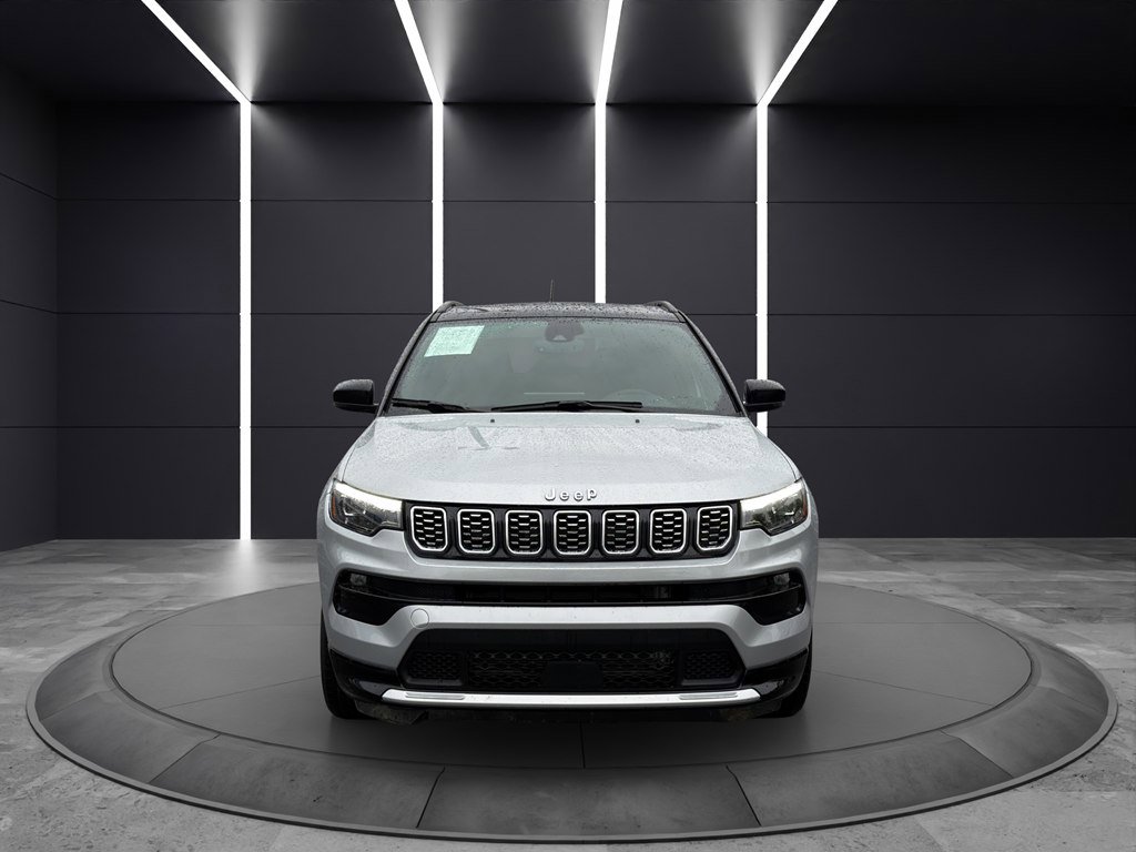 Used 2025 Jeep Compass Limited w/ Elite Group AWD/4WD image 2