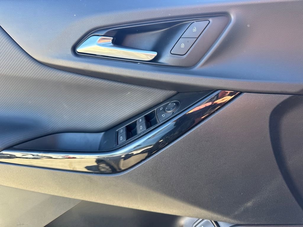 Used 2025 Chevrolet Equinox LT w/ Convenience Package II image 15