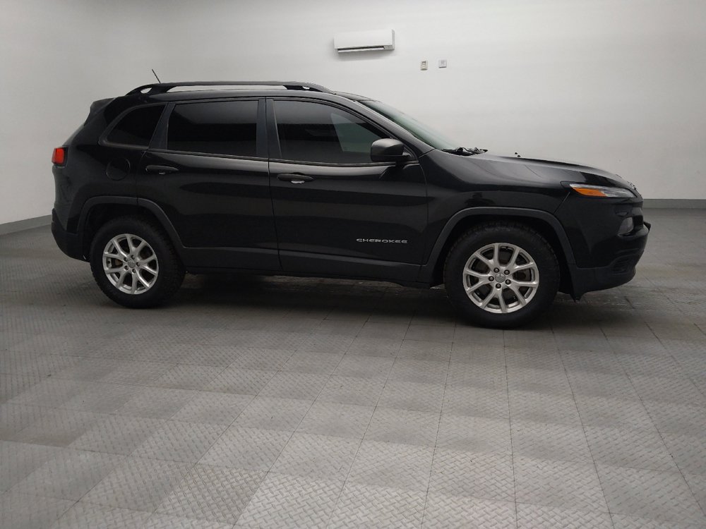 Used 2016 Jeep Cherokee Sport FWD image 11