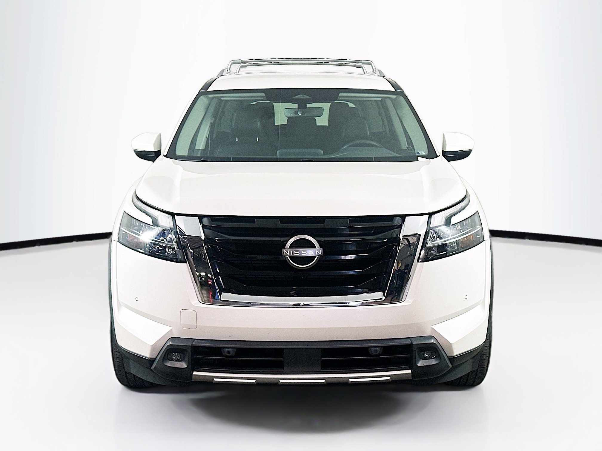 Used 2023 Nissan Pathfinder SL FWD image 2