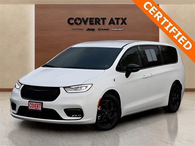 Used 2024 Chrysler Pacifica Select image 1