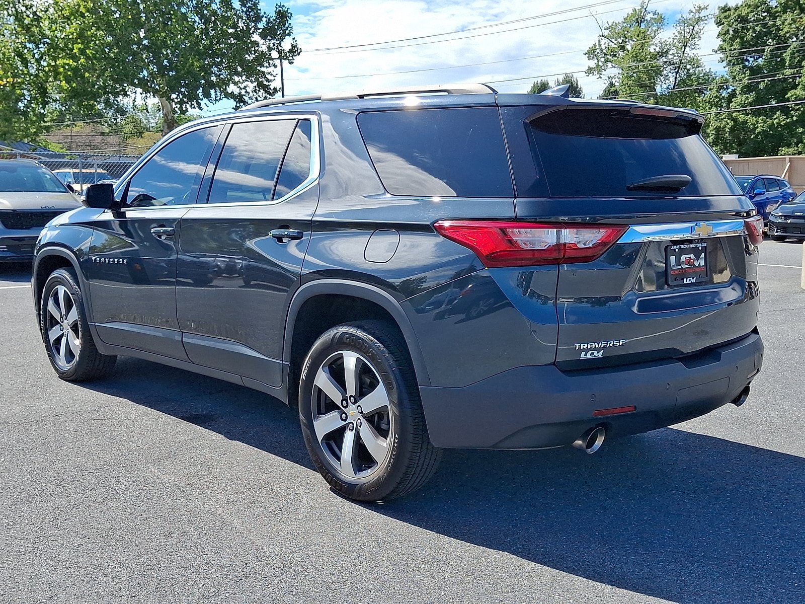 Used 2020 Chevrolet Traverse LT w/ LT Premium Package FWD image 7