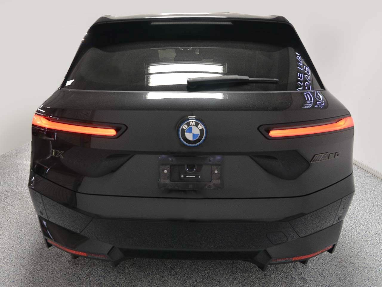 Used 2024 BMW iX M60 w/ Luxury Package AWD/4WD image 4