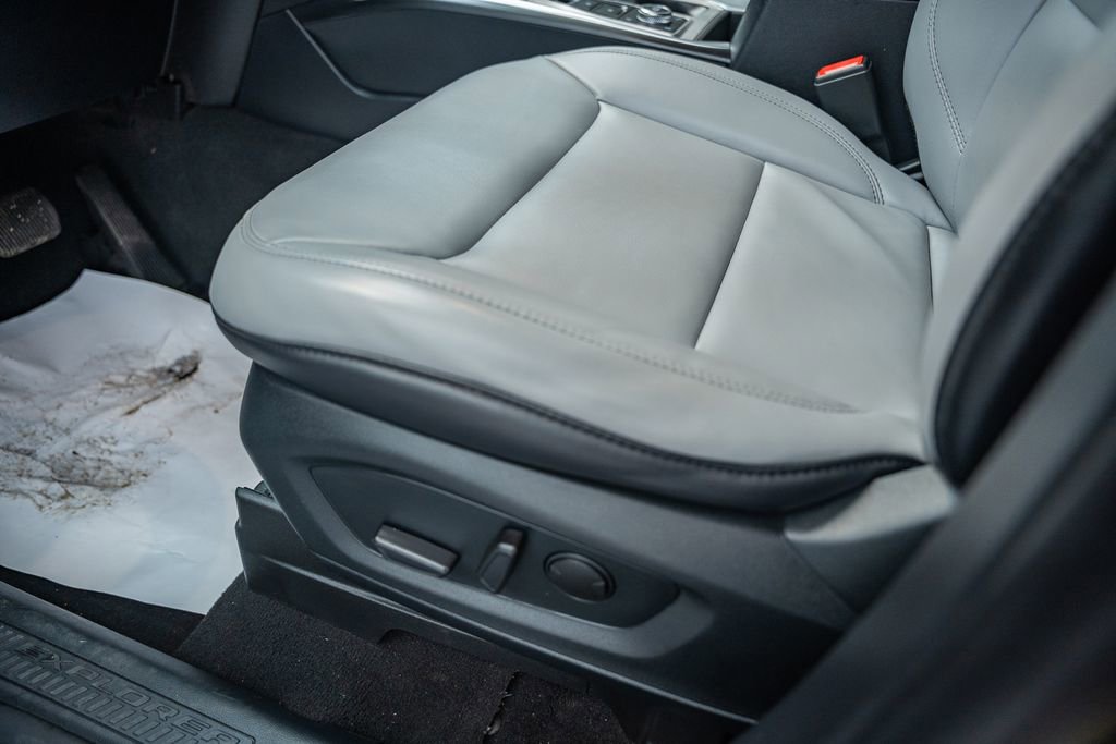 Certified 2021 Ford Explorer XLT w/ Equipment Group 202A image 37