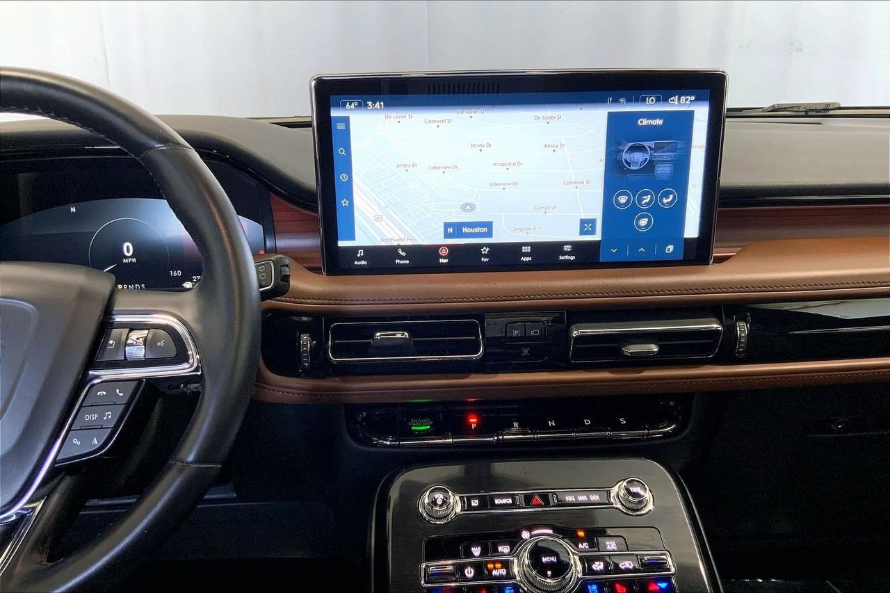 Used 2023 Lincoln Nautilus Reserve w/ Monochromatic Package image 5