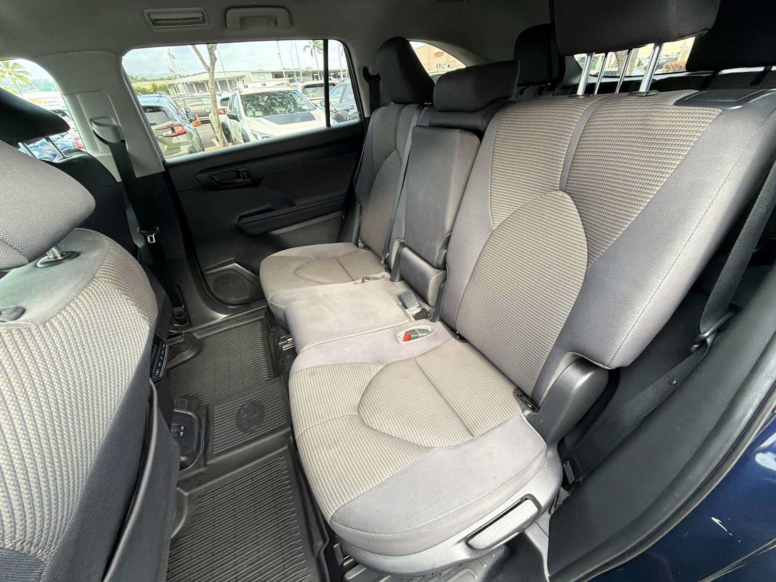 Used 2023 Toyota Highlander L FWD image 23