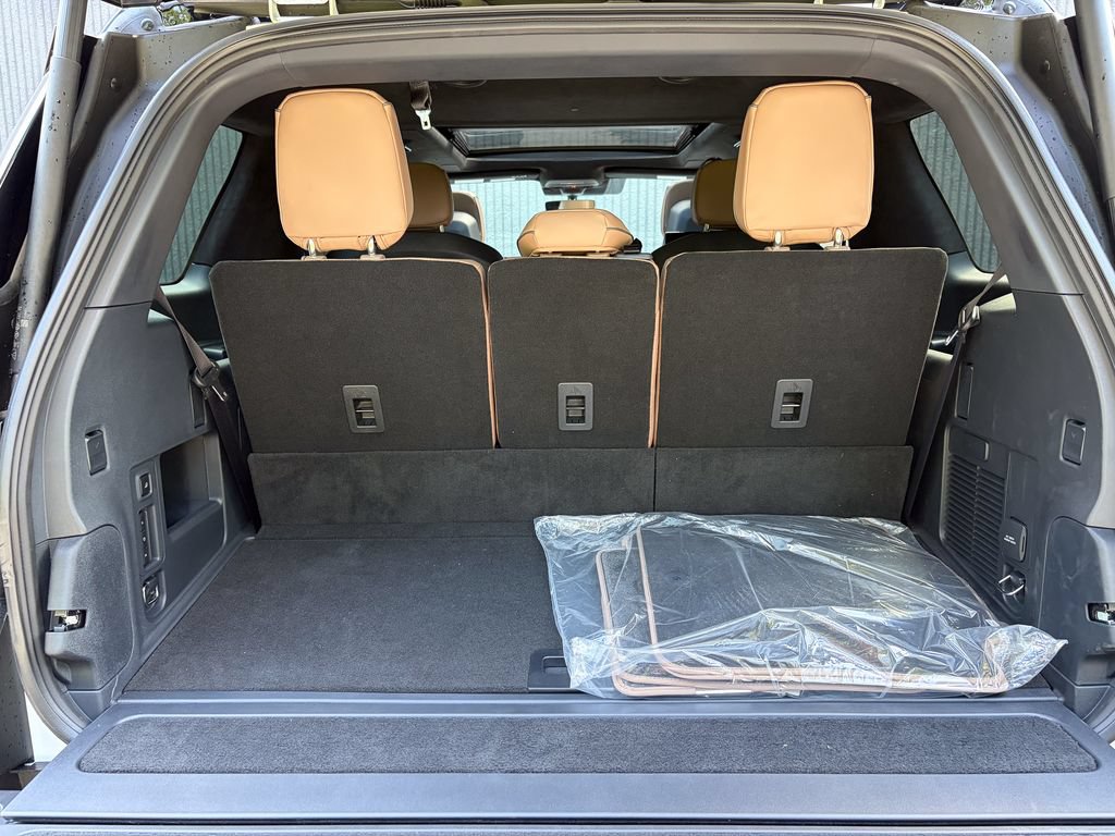 New 2027 Lincoln Navigator Black Label AWD/4WD image 29