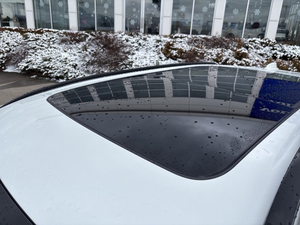 Certified 2024 Volvo XC60 B5 Ultimate w/ Protection Package Premier image 10