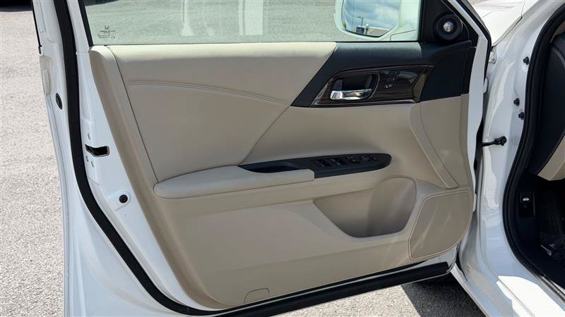Used 2016 Honda Accord EX-L image 21