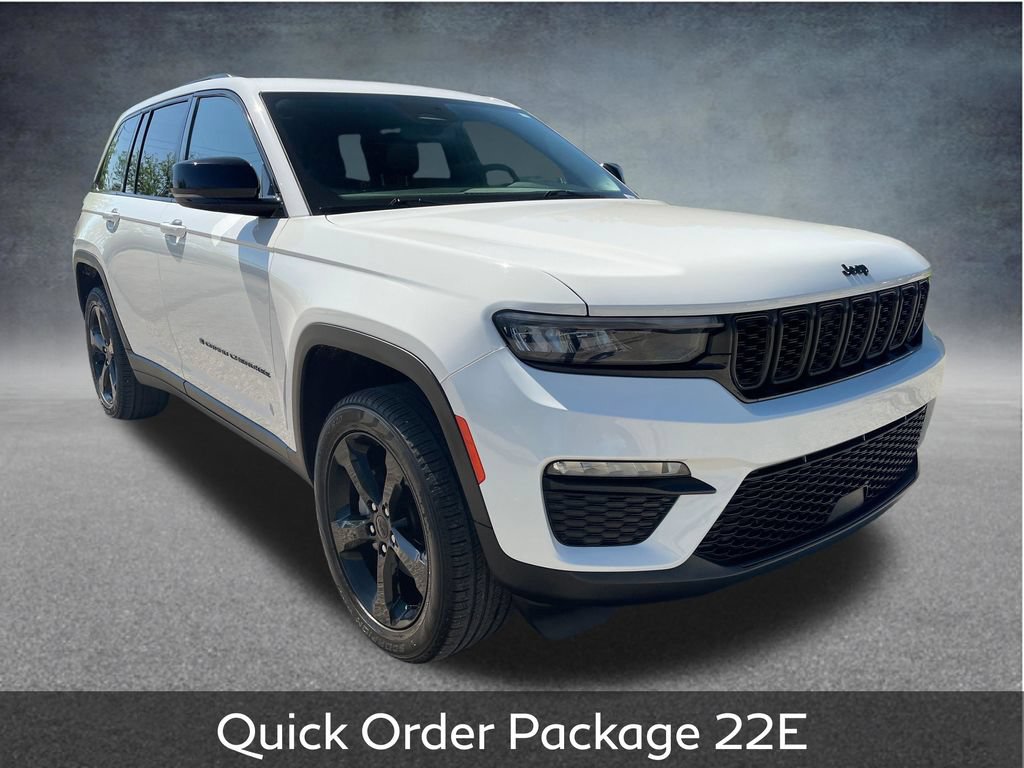 Used 2024 Jeep Grand Cherokee Limited w/ Black Appearance Package AWD/4WD image 2