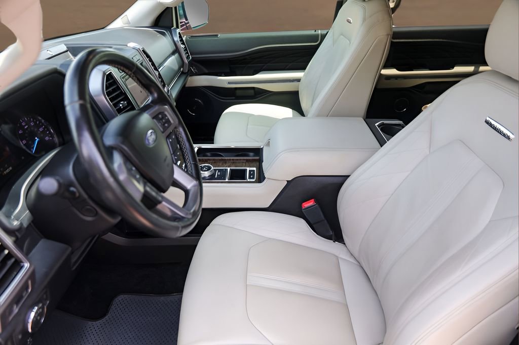Used 2018 Ford Expedition Platinum RWD image 9