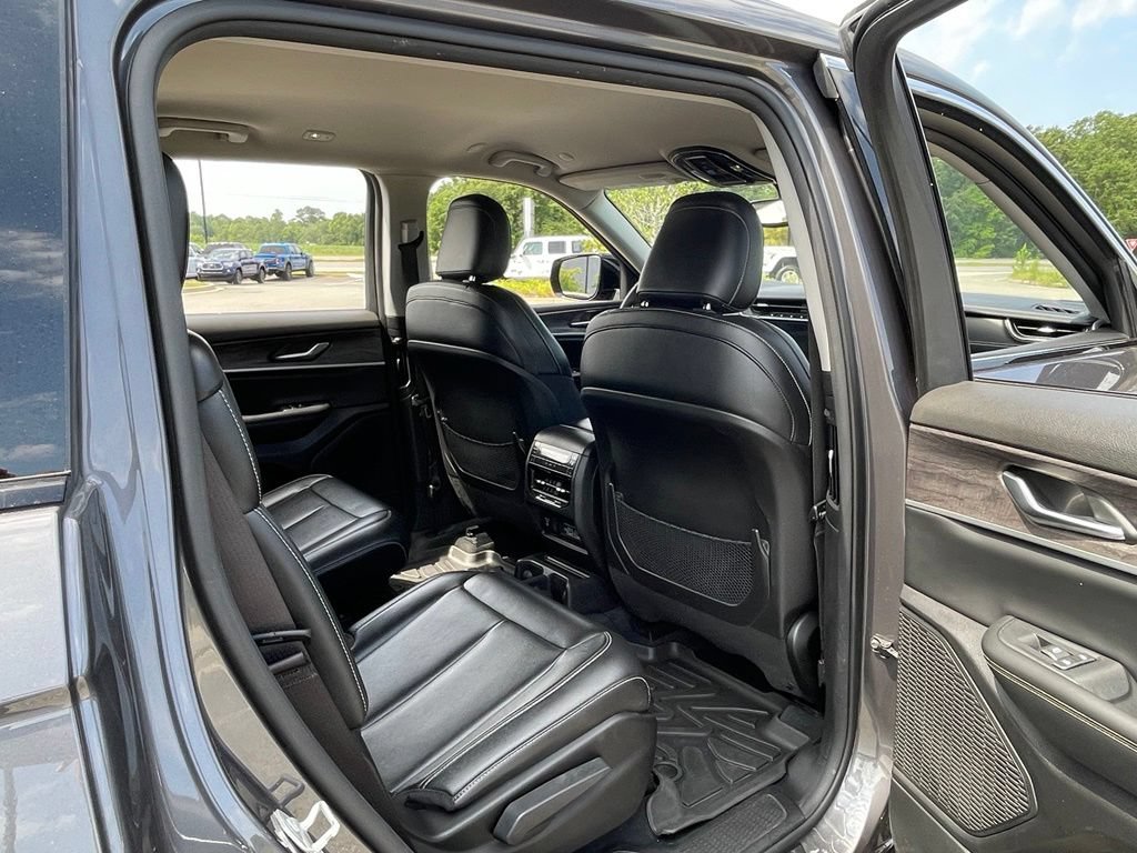 Used 2023 Jeep Grand Cherokee L Limited AWD/4WD image 47