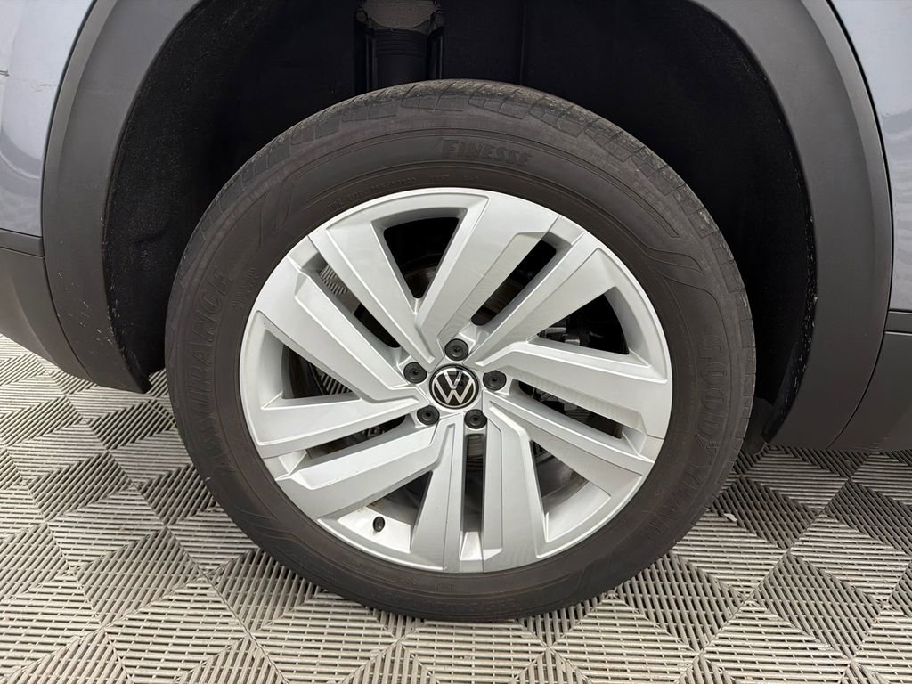 Used 2022 Volkswagen Atlas Cross Sport SE w/ Panoramic Sunroof Package image 18